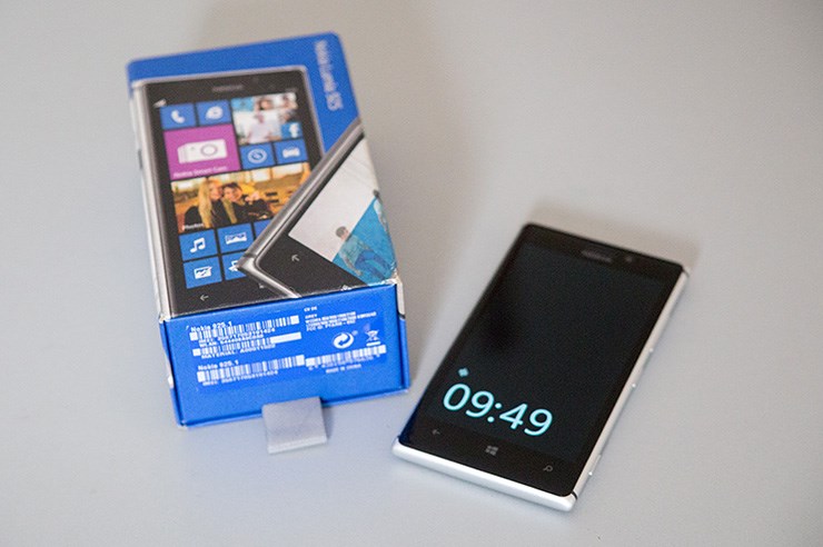 Nokia Lumia 925 (1).jpg